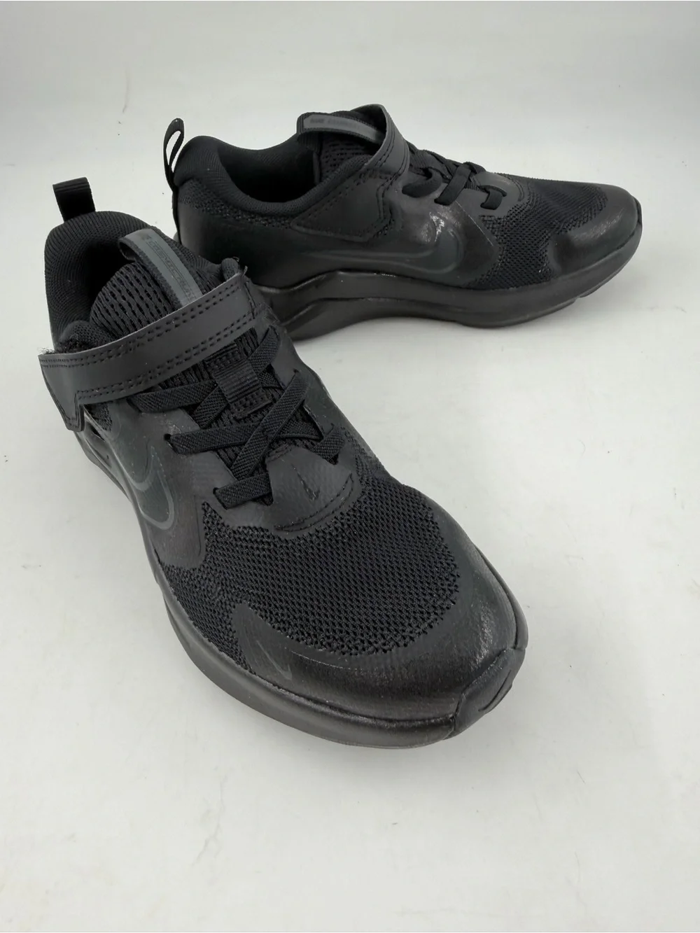 Nike Kid’s Triple Black Cosmic Runner Sneakers -SZ 1.5 Youth- Shoes Hook & Loop